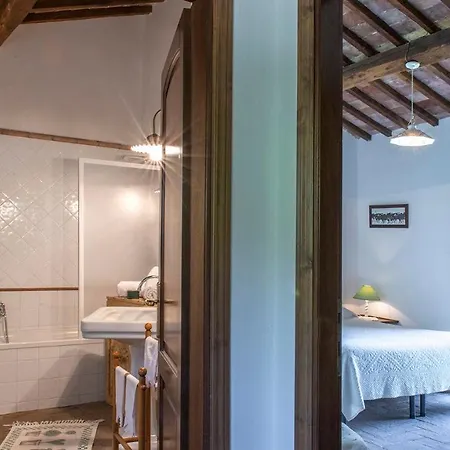 Villa I Piantoni 10, Emma Penna in Teverina